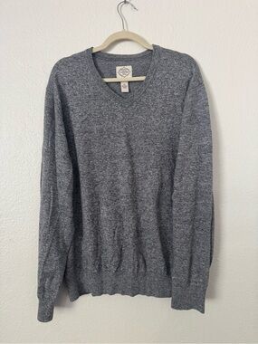 St. John's Bay Men's V-Neck Sweater in Heather Charcoal Gray